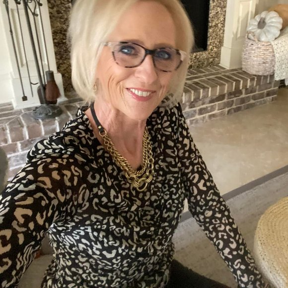 EUC CAbi Sweetheart Top #4159 - Picture 6 of 8